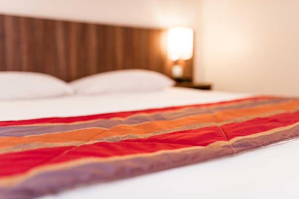 Hotel Eurocentre 2* Toulouse Nord Castelnau-dʼEstrétefonds Quarto foto
